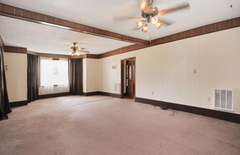 227 E Locust St, Lanark, IL 61046 photo 7
