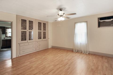 227 E Locust St, Lanark, IL 61046 photo 8