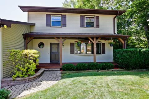 1021 Hooks Ln, Mchenry, IL 60050 photo 2