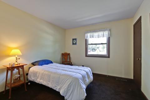 1021 Hooks Ln, Mchenry, IL 60050 photo 16