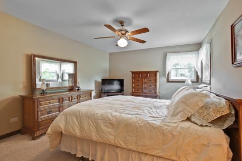1021 Hooks Ln, Mchenry, IL 60050 photo 13