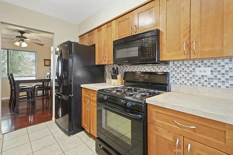 413 Arrow Trl, Wheeling, IL 60090 photo 8