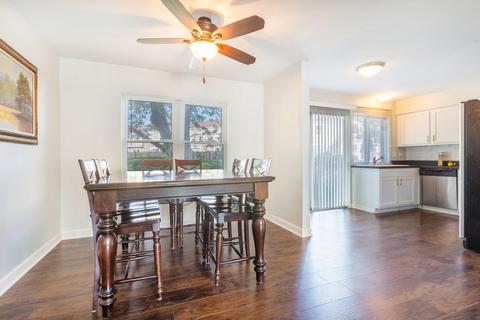 1928 Whitingham Ln, Hoffman Estates, IL 60169 photo 3