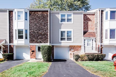 1928 Whitingham Ln, Hoffman Estates, IL 60169 photo 1