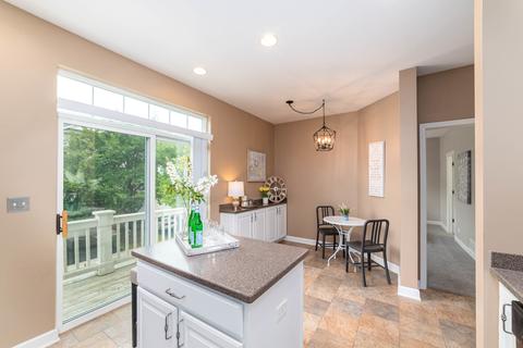 3079 Marion St, Elgin, IL 60124 photo 5