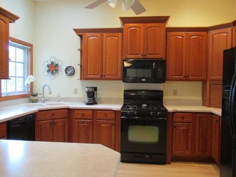 950 Charles Pl, Peru, IL 61354 photo 6