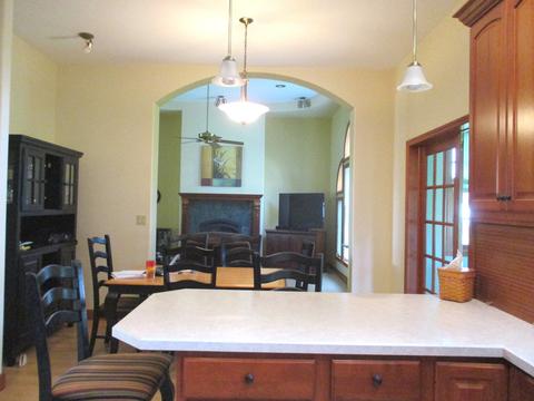 950 Charles Pl, Peru, IL 61354 photo 5