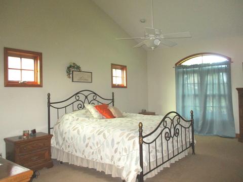 950 Charles Pl, Peru, IL 61354 photo 9