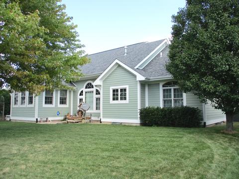 950 Charles Pl, Peru, IL 61354 photo 2