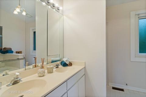 615 Old Oak Cir, Algonquin, IL 60102 photo 12