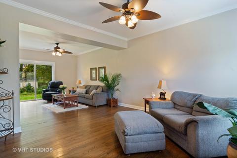 615 Old Oak Cir, Algonquin, IL 60102 photo 2