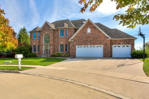 5 Bohrer Ct, Bloomington, IL 61704 photo 3