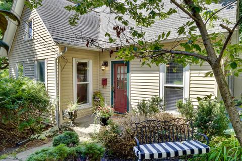 302 Hastings St, Elgin, IL 60120 photo 2
