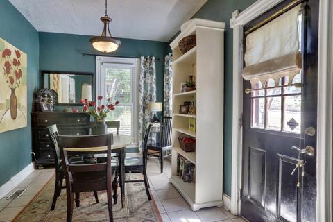302 Hastings St, Elgin, IL 60120 photo 3