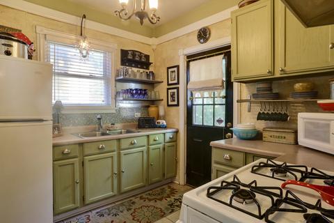 302 Hastings St, Elgin, IL 60120 photo 6