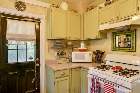 302 Hastings St, Elgin, IL 60120 photo 8