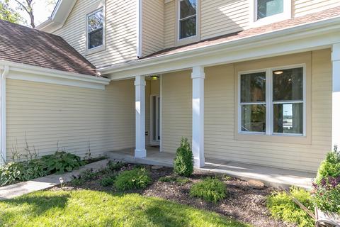 1911 Pine Dr, Mchenry, IL 60051 photo 2