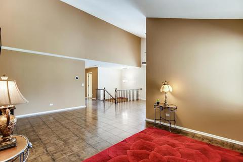 18 Lakeview Ct, Willowbrook, IL 60527 photo 4