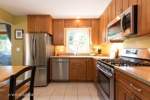 116 Burton Ave, Cary, IL 60013 photo 4