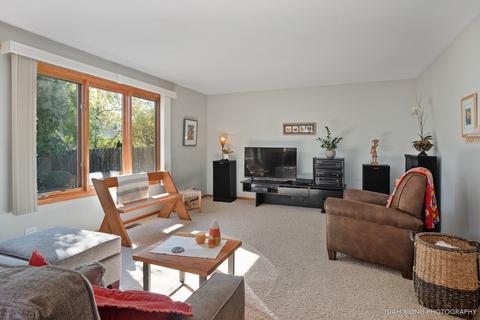 724 Butternut Ln, Elgin, IL 60123 photo 8