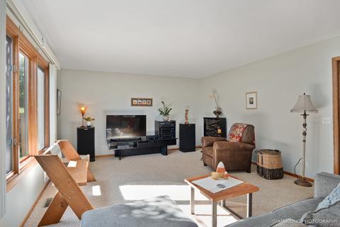 724 Butternut Ln, Elgin, IL 60123 photo 9