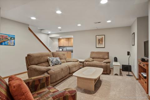 724 Butternut Ln, Elgin, IL 60123 photo 23