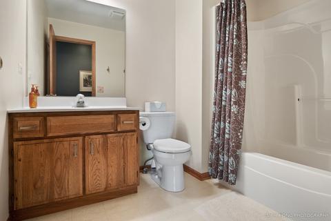 724 Butternut Ln, Elgin, IL 60123 photo 15