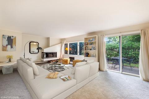 2124 Maple Ave, Evanston, IL 60201 photo 3
