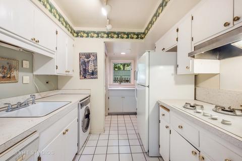 2124 Maple Ave, Evanston, IL 60201 photo 4