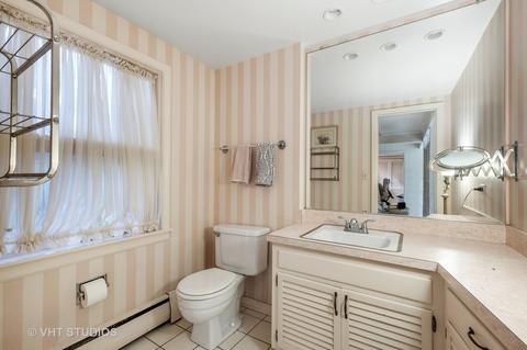 2124 Maple Ave, Evanston, IL 60201 photo 10