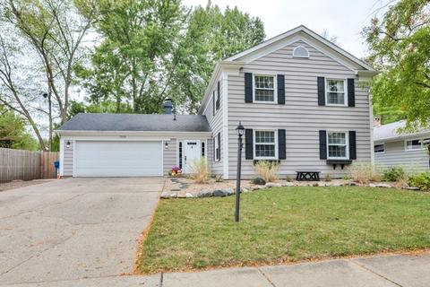 1108 Devonshire Dr, Champaign, IL 61821 photo 2