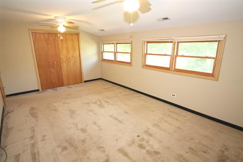 500 Springhill Dr, Roselle, IL 60172 photo 21