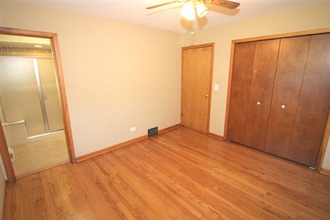 500 Springhill Dr, Roselle, IL 60172 photo 27