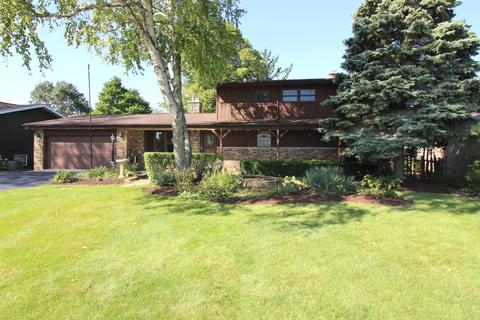 500 Springhill Dr, Roselle, IL 60172 photo 1