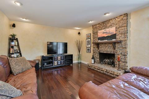 2177 Langford Ln, Wheaton, IL 60189 photo 13