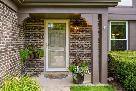 2177 Langford Ln, Wheaton, IL 60189 photo 3