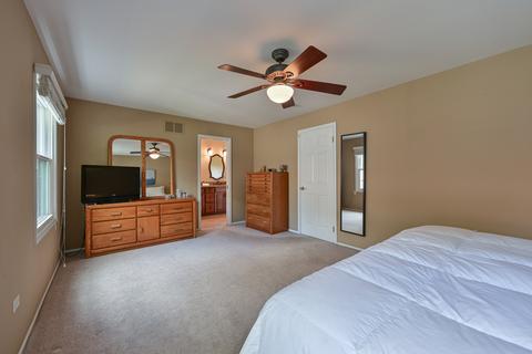 2177 Langford Ln, Wheaton, IL 60189 photo 17