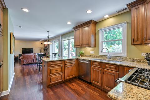 2177 Langford Ln, Wheaton, IL 60189 photo 9