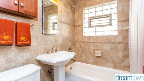 7105 W Berwyn Ave, Chicago, IL 60656 photo 8