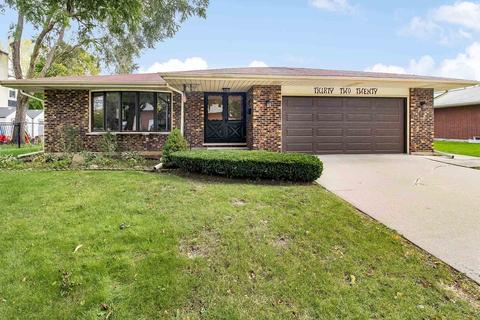 3220 Brookmeade Dr, Rolling Meadows, IL 60008 photo 1