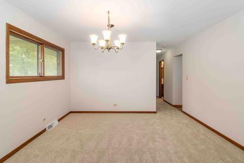 3220 Brookmeade Dr, Rolling Meadows, IL 60008 photo 4
