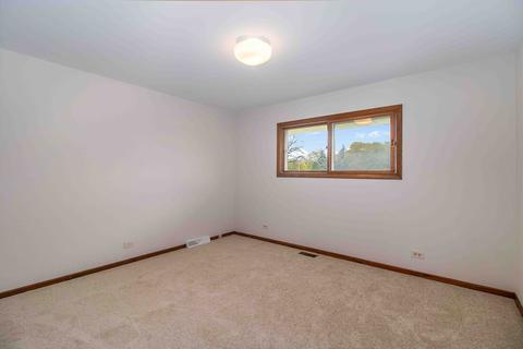 3220 Brookmeade Dr, Rolling Meadows, IL 60008 photo 14