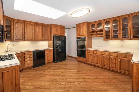 3220 Brookmeade Dr, Rolling Meadows, IL 60008 photo 9