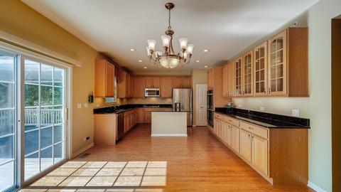 5737 Red Oak Dr, Hoffman Estates, IL 60192 photo 13