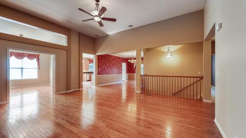 5737 Red Oak Dr, Hoffman Estates, IL 60192 photo 4