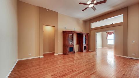 5737 Red Oak Dr, Hoffman Estates, IL 60192 photo 3