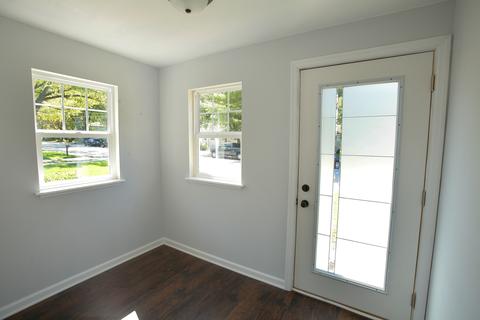 271 Triggs Ave, Elgin, IL 60123 photo 7