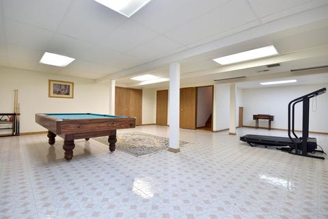 586 N 3rd Ave, Des Plaines, IL 60016 photo 27