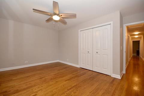 586 N 3rd Ave, Des Plaines, IL 60016 photo 14
