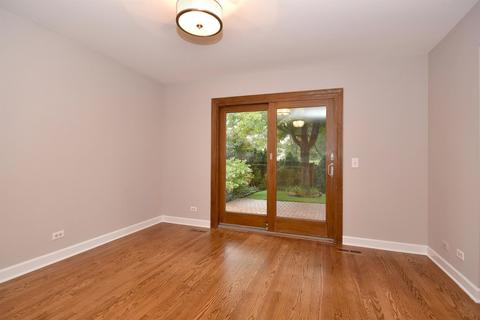 586 N 3rd Ave, Des Plaines, IL 60016 photo 20